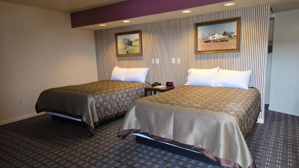 Superior Queen Room with Two Queen Beds interior